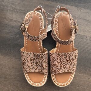 Women’s Universal Thread Leopard Print Ankle Strap 8.5 Heel Wedge Shoe NWT